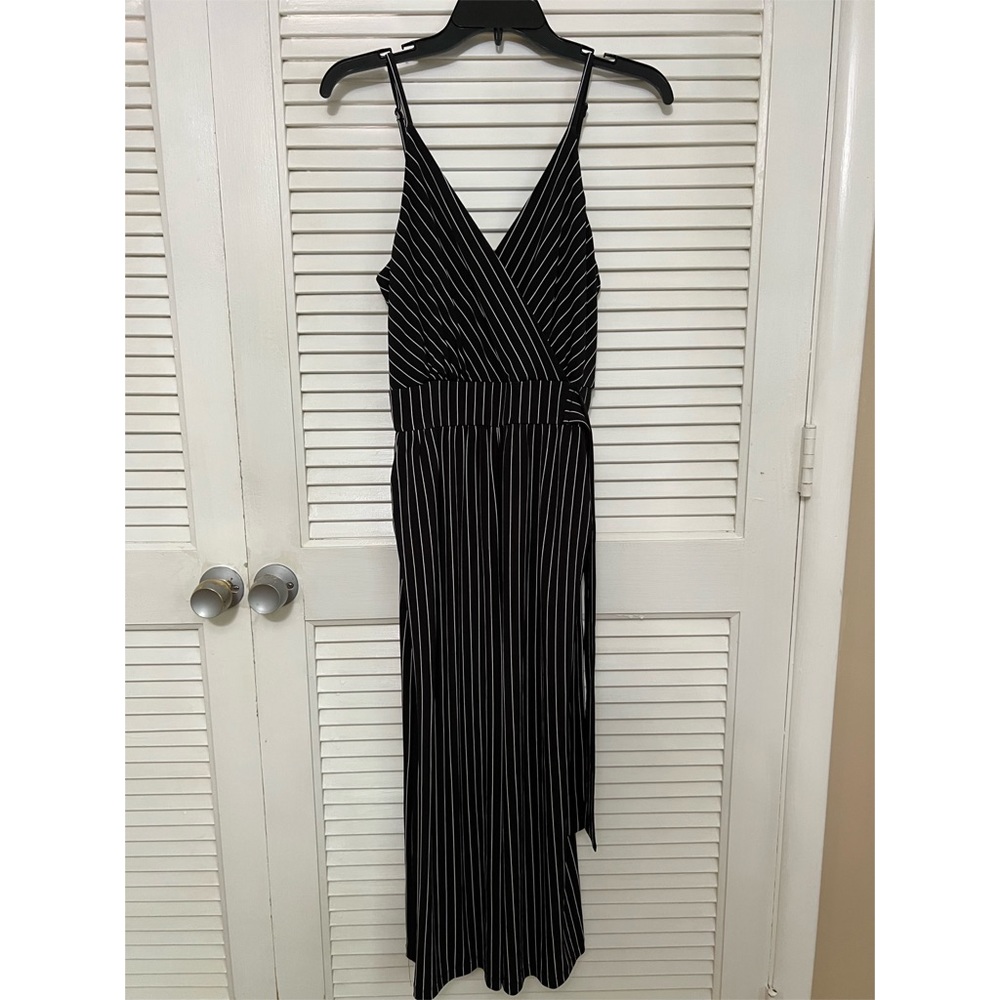 Kaileigh navy striped romper size M.